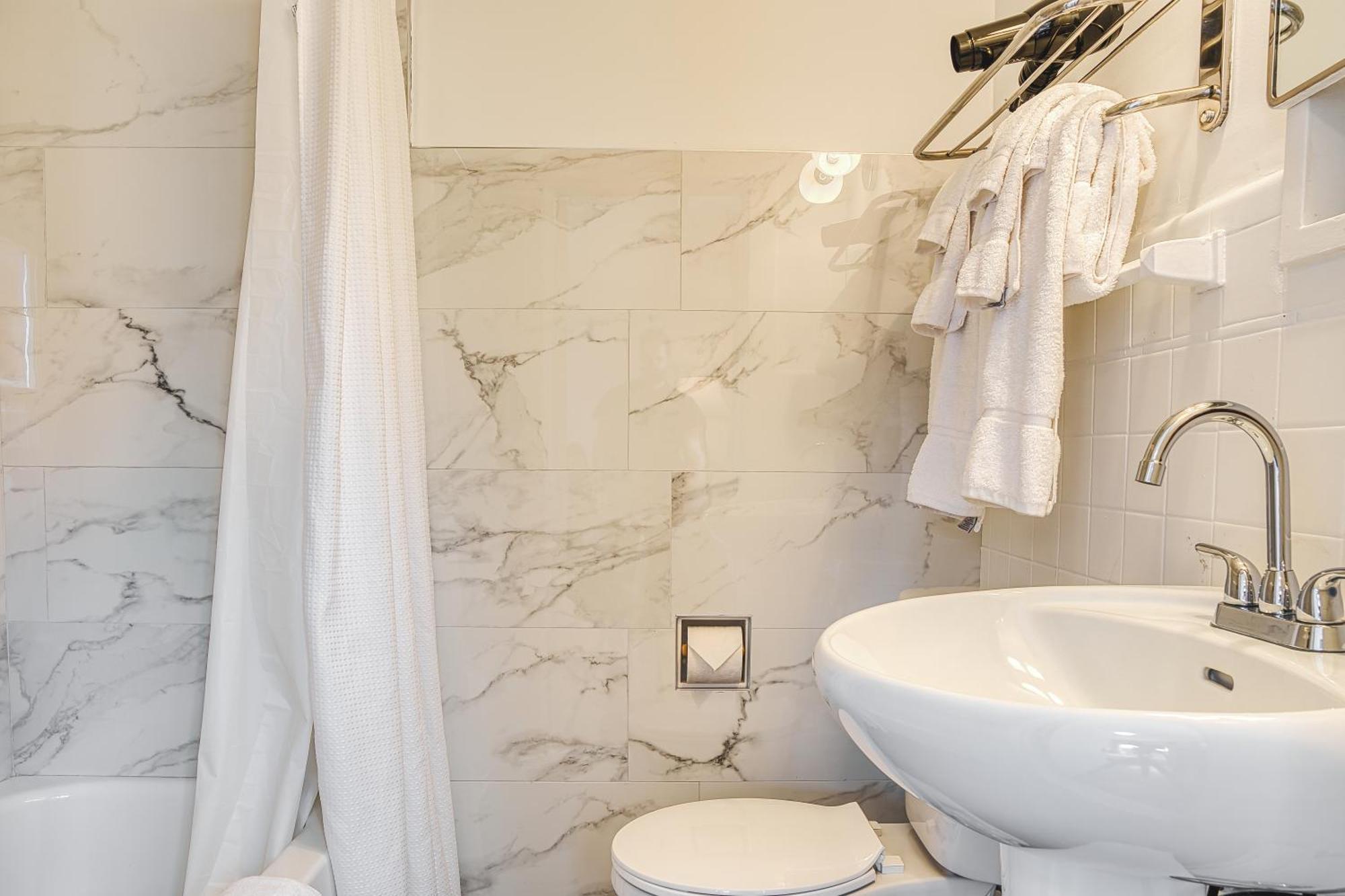 The Windsor By Hoco Collection 3* Stratford